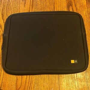 “Case Logic: Laptop Case”